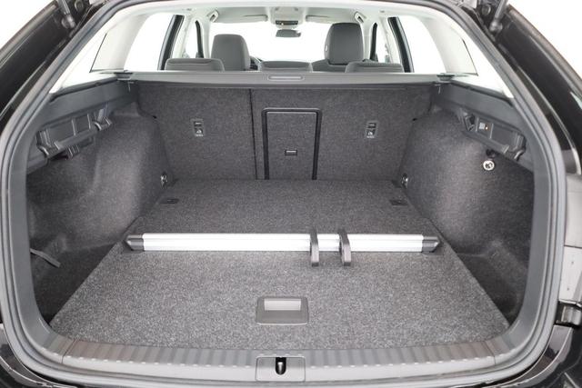 Skoda Octavia Combi 2.0 TDI 110 kW Selection DSG Selection, AHK, ACC, Kamera, 4-J Garantie 