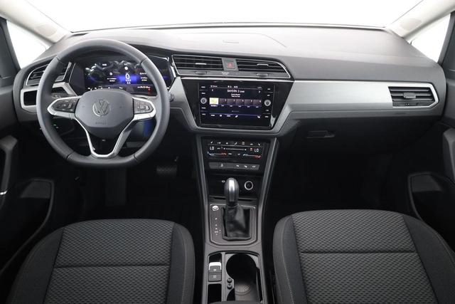 Volkswagen Touran Comfortline BMT/Start-Stopp 1.5 TSI DSG Comfortline, 7-Sitzer, AHK, easyOpen, Navi, Winterpaket 