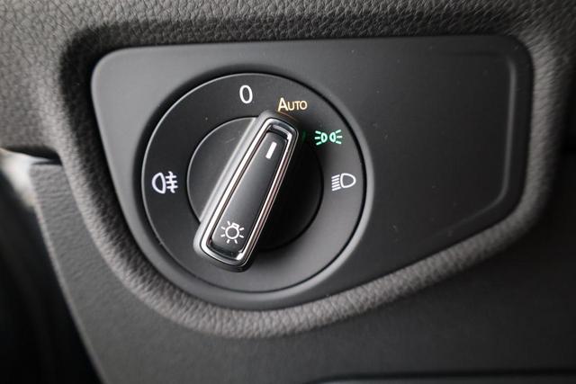 Volkswagen Touran Comfortline BMT/Start-Stopp 1.5 TSI DSG Comfortline, 7-Sitzer, AHK, easyOpen, Navi, Winterpaket 