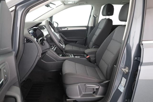 Volkswagen Touran Comfortline BMT/Start-Stopp 1.5 TSI DSG Comfortline, 7-Sitzer, AHK, easyOpen, Navi, Winterpaket 