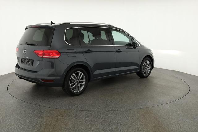 Volkswagen Touran Comfortline BMT/Start-Stopp 1.5 TSI DSG Comfortline, 7-Sitzer, AHK, easyOpen, Navi, Winterpaket 