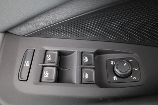 Volkswagen Passat Variant 1.5 TSI eHybrid 150 kW Business Business, AHK, Navi, Winterpaket, sofort 