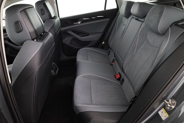 Volkswagen Passat Variant 1.5 TSI eHybrid 150 kW Business Business, AHK, Navi, Winterpaket, sofort 