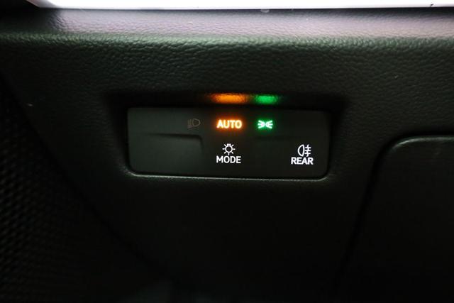 Volkswagen Passat Variant 1.5 TSI eHybrid 150 kW Business Business, AHK, Navi, Winterpaket, sofort 