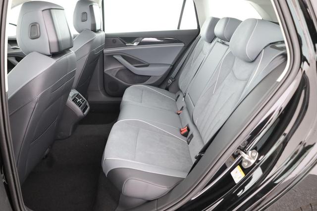 Volkswagen Passat Variant 1.5 TSI eHybrid 150 kW Business Business, AHK, Navi, Winterpaket, sofort 