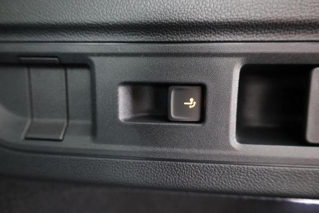 Volkswagen Passat Variant 1.5 TSI eHybrid 150 kW Business Business, AHK, Navi, Winterpaket, sofort 