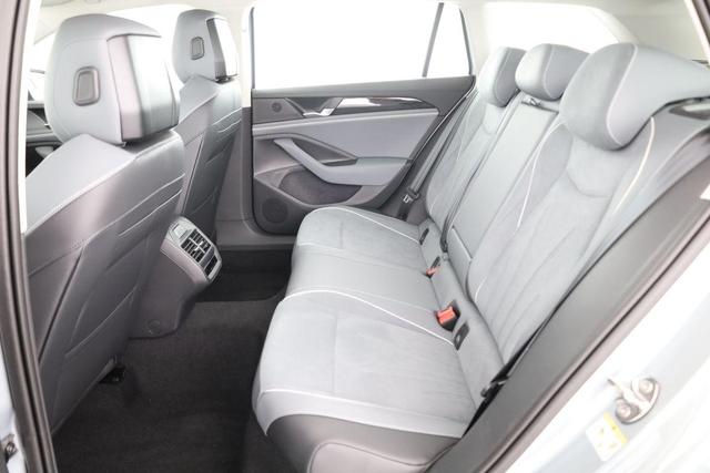 Volkswagen Passat Variant 1.5 TSI eHybrid 150 kW Business Business, AHK, Navi, Winterpaket, sofort 