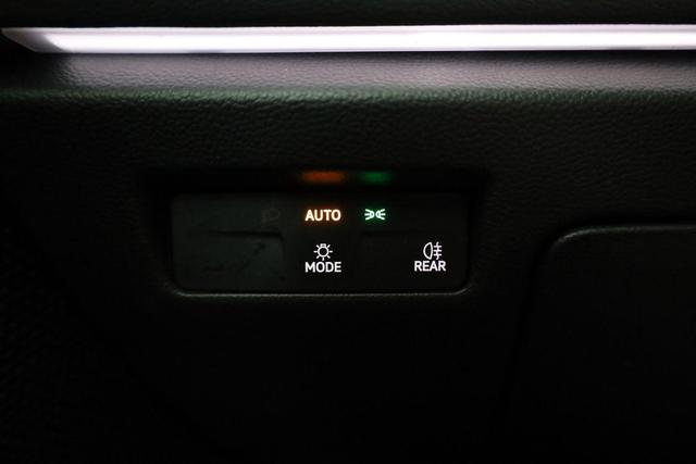 Volkswagen Passat Variant 1.5 TSI eHybrid 150 kW Business Business, HuD, 18-Zoll, Navi Pro, AHK, sofort 