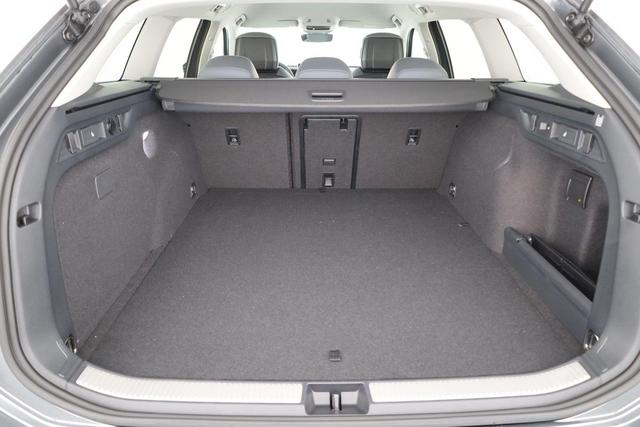 Volkswagen Passat Variant 1.5 TSI eHybrid 150 kW Business Business, HuD, 18-Zoll, Navi Pro, AHK, sofort 