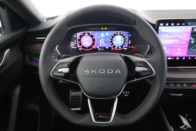 Skoda Octavia Combi RS 2.0 TSI DSG, Facelift, Pano, AHK, 19 Zoll, Canton, el. Klappe, Navi, Matrix, sofort 