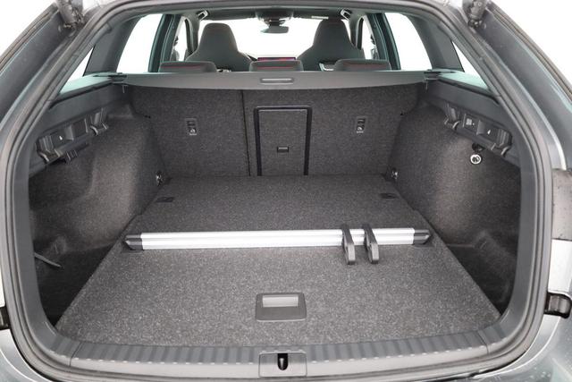 Skoda Octavia Combi RS 2.0 TSI DSG, Facelift, Pano, AHK, 19 Zoll, Canton, el. Klappe, Navi, Matrix, sofort 