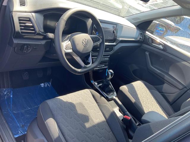 Volkswagen T-Cross - 1.0 TSI 85 kW Life Life, AHK, Kamera, 17-Zoll, Winterpaket, Climatronic
