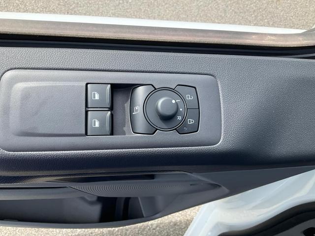 Ford Transit Custom 320 L2 AWD Trend Kombi 2.0 Allrad H1 Trend, 9-Sitzer, AHK, Navi, Heckflügeltüren 