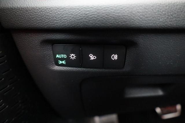 Skoda Octavia Combi RS 2.0 TSI DSG, Facelift, Pano, AHK, 19 Zoll, Canton, el. Klappe, Navi, Matrix, sofort 