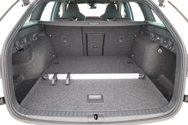 Skoda Octavia Combi RS 2.0 TSI DSG, Facelift, Pano, AHK, 19 Zoll, Canton, el. Klappe, Navi, Matrix, sofort 