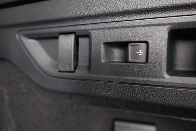 Volkswagen Passat Variant 1.5 TSI eHybrid 150 kW Business Business, IQ.Light, AHK, Winter plus, Akustik, Navi, sofort 