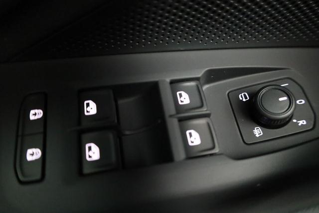 Volkswagen Passat Variant 1.5 TSI eHybrid 150 kW Business Business, IQ.Light, HuD, 18-Zoll, Navi Pro, AHK, sofort 