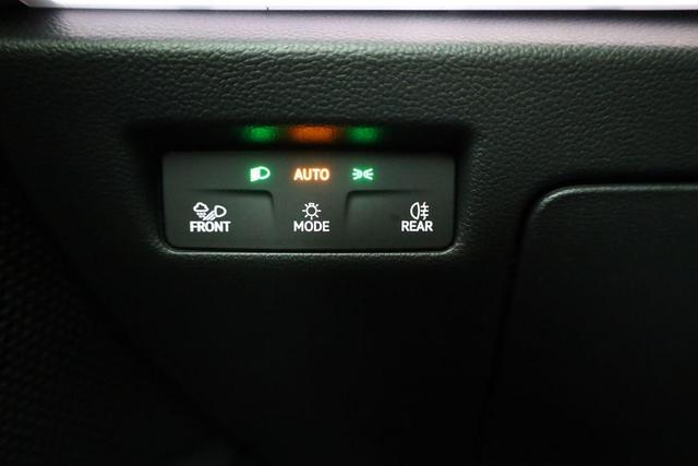 Volkswagen Passat Variant 1.5 TSI eHybrid 150 kW Business Business, IQ.Light, HuD, 18-Zoll, Navi Pro, AHK, sofort 