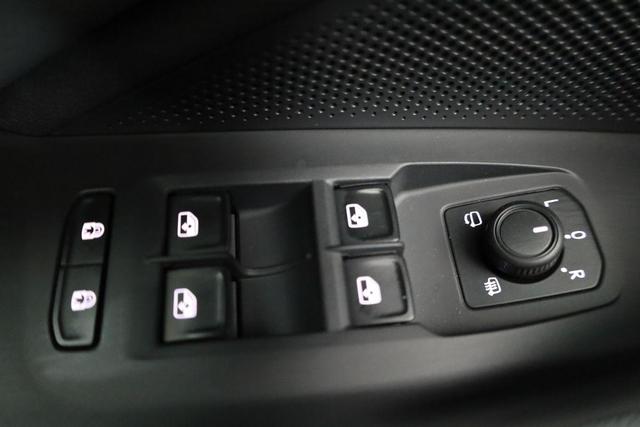 Volkswagen Passat Variant 1.5 TSI eHybrid 150 kW Business Business, IQ.Light, HuD, 18-Zoll, Navi Pro, AHK, sofort 