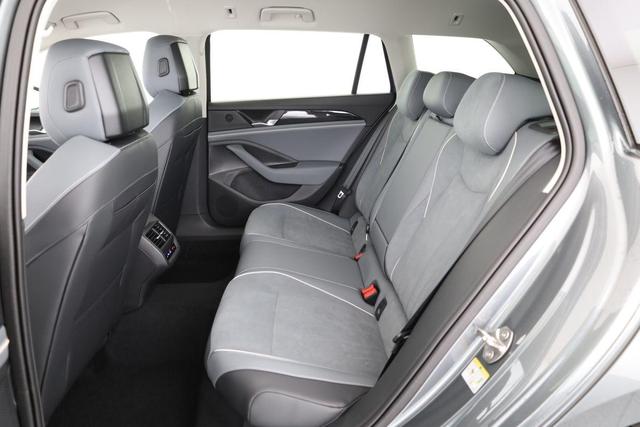 Volkswagen Passat Variant 1.5 TSI eHybrid 150 kW Business Business, IQ.Light, HuD, 18-Zoll, Navi Pro, AHK, sofort 