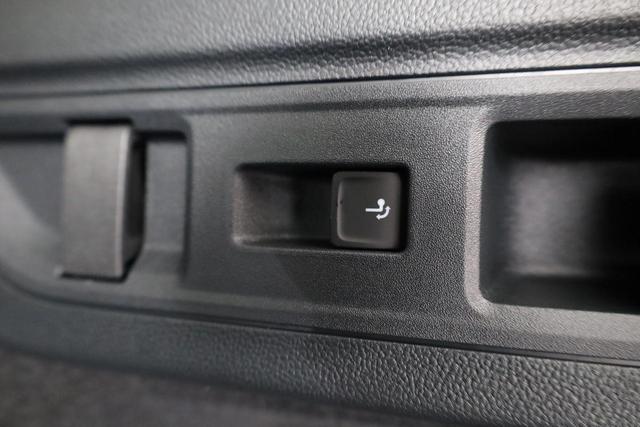Volkswagen Passat Variant 1.5 TSI eHybrid 150 kW Business Business, IQ.Light, HuD, 18-Zoll, Navi Pro, AHK, sofort 