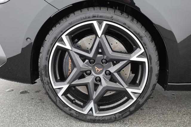 Cupra Leon Sportstourer 2.0 TSI 245 kW 4Drive VZ ST DSG 4Drive, AHK, Pano, el. Klappe, Navi 