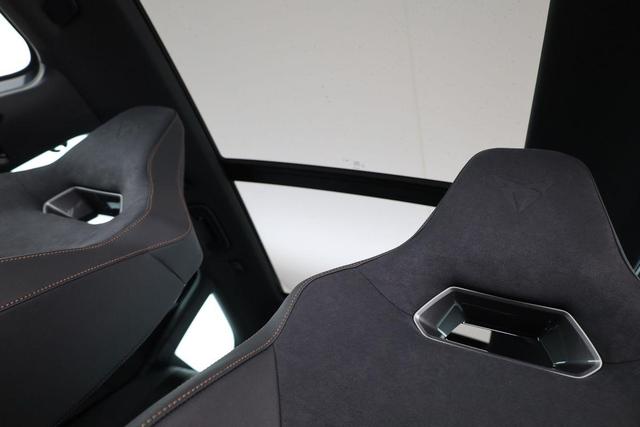 Cupra Leon Sportstourer 2.0 TSI 245 kW 4Drive VZ ST DSG 4Drive, AHK, Pano, el. Klappe, Navi 