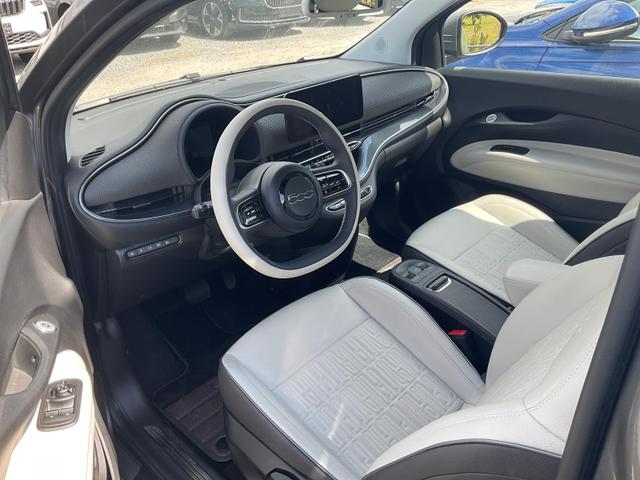 Fiat 500e Cabrio - La Prima 43kWh, Leder, Navi, Kamera, LED