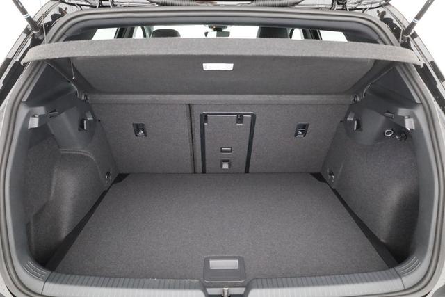 Volkswagen Golf 1.5 TSI 110 kW R-Line VIII Black, 18-Zoll, Kamera, LED-Plus, 3-J Garantie 