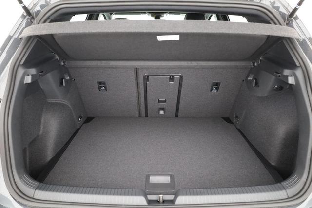 Volkswagen Golf 1.5 TSI 110 kW R-Line VIII Black, Navi, 18-Zoll, Kamera, LED-Plus, 3-J Garantie 