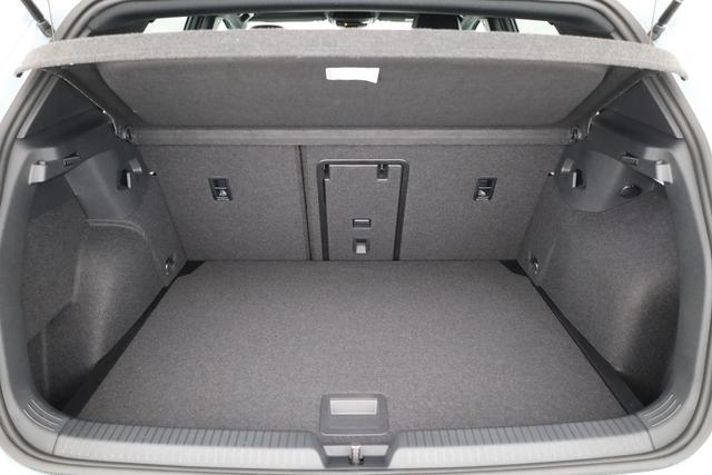 Volkswagen Golf 1.5 TSI 110 kW R-Line VIII Black, Navi, 18-Zoll, Kamera, LED-Plus, 3-J Garantie 