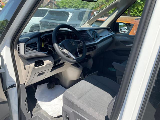 Volkswagen T7 Multivan - Edition lang TDI DSG lang, 7-Sitzer, IQ.Light, AHK, Navi