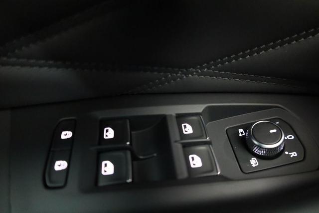 Volkswagen Touareg 3.0 TSI eHybrid 340 kW 4Motion R 4M, 22-Zoll, Area, Pano, HuD, AHK, IQ.Light, Leder, Luft, 5-J Garantie 