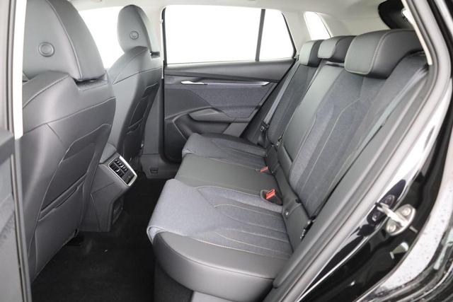 Skoda Elroq 85 Loft 85, AHK, Matrix, Navi, el. Klappe, Wärmepumpe 