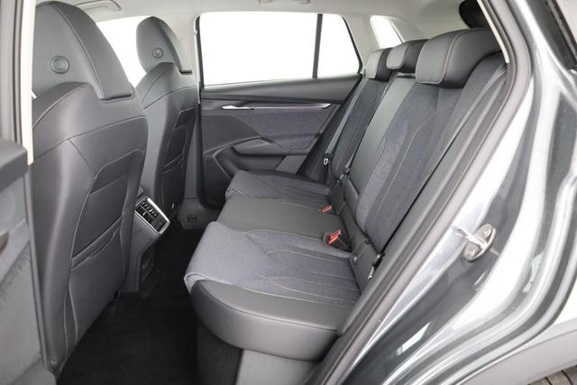 Skoda Elroq 85 Loft 85, AHK, Matrix, Navi, el. Klappe, Wärmepumpe 