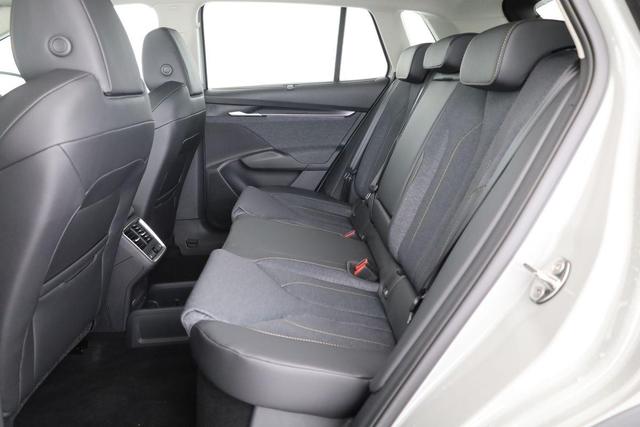 Skoda Elroq 85 Loft 85, AHK, HuD, Canton, AreaView, Matrix, Navi, Wärmepumpe 