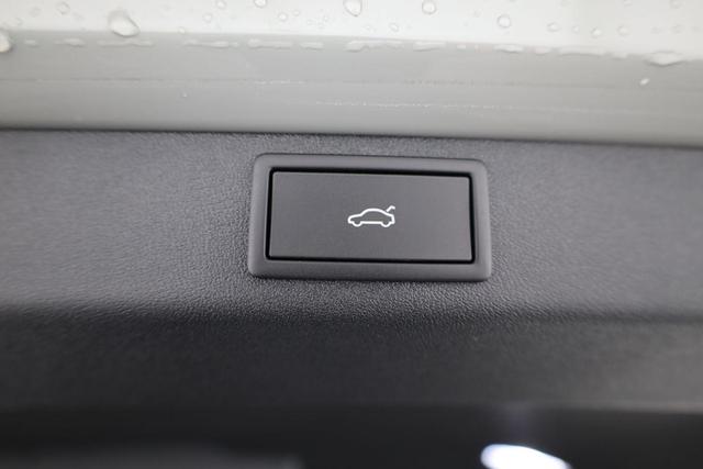 Skoda Elroq 85 Loft 85, AHK, HuD, Canton, AreaView, Matrix, Navi, Wärmepumpe 