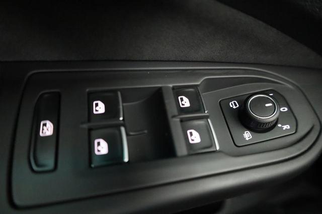 Volkswagen Golf 1.5 TSI 110 kW R-Line VIII Black, 18-Zoll, Kamera, LED-Plus, 3-J Garantie 