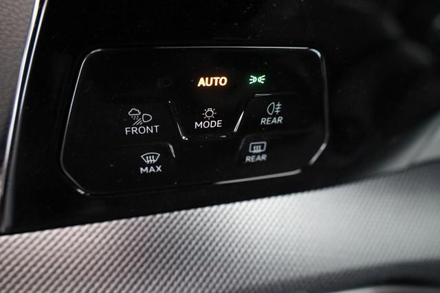 Volkswagen Golf 1.5 TSI 110 kW R-Line VIII Black, 18-Zoll, Kamera, LED-Plus, 3-J Garantie 