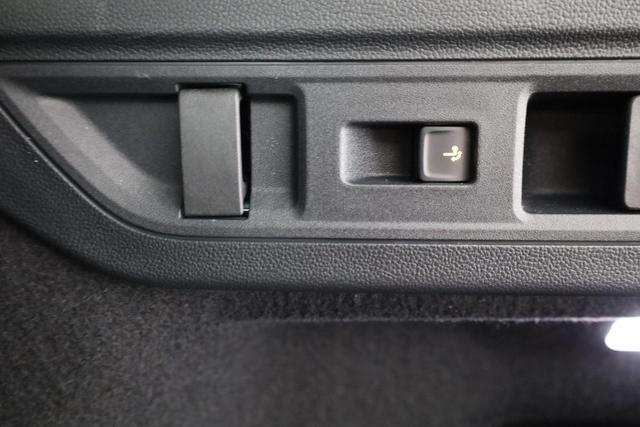 Skoda Superb Combi 2.0 TDI 142kW 4x4 Selection DSG Selection, Standheizung, Pano, AHK, Navi, Matrix 
