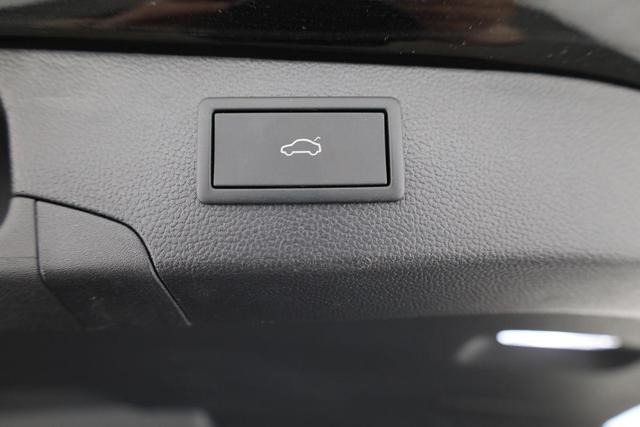Skoda Superb Combi 2.0 TDI 142kW 4x4 Selection DSG Selection, Standheizung, Pano, AHK, Navi, Matrix 