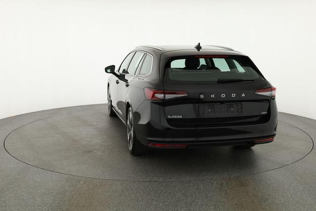 Skoda Superb Combi 2.0 TDI 142kW 4x4 Selection DSG Selection, Standheizung, Pano, AHK, Navi, Matrix 