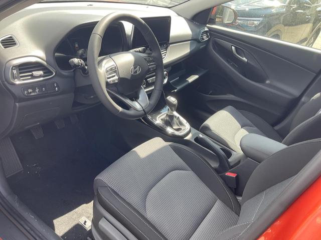 Hyundai i30 Kombi - 1.5i Family, Navi, LED, Kamera, sofort