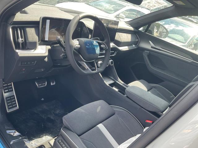 Skoda Kodiaq - 1.5 TSI mHEV 110kW Sportline DSG Sportline, 7-Sitzer, Pano, AHK, Navi, Matrix