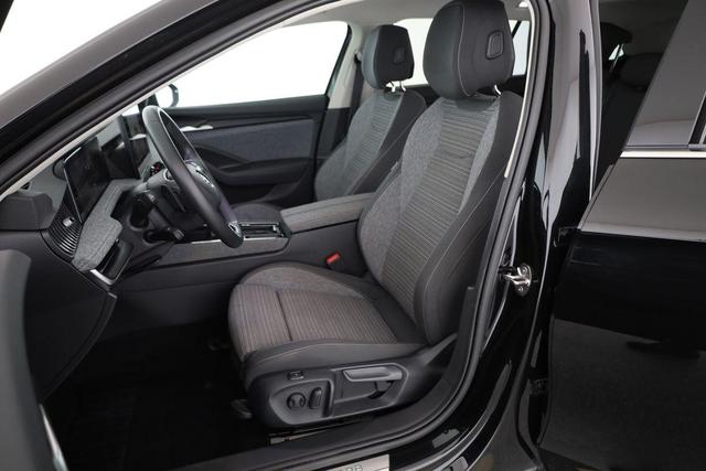 Skoda Superb Combi 2.0 TDI 142 kW 4x4 Selection DSG Selection, Standheizung, Pano, AHK, Navi, Matrix 