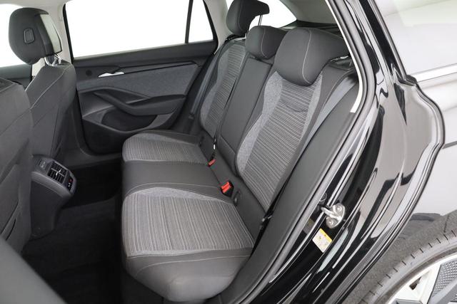 Skoda Superb Combi 2.0 TDI 142 kW 4x4 Selection DSG Selection, Standheizung, Pano, AHK, Navi, Matrix 