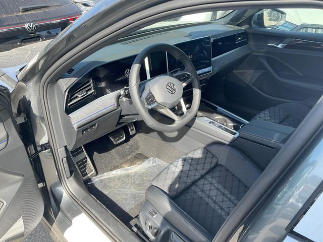 Volkswagen Passat Variant - 1.5 TSI eHybrid 200 kW R-Line R-LINE, Pano, 19-Zoll, IQ.Light