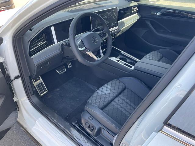 Volkswagen Passat Variant - 1.5 TSI eHybrid 200 kW R-Line R-LINE, Pano, 19-Zoll, IQ.Light
