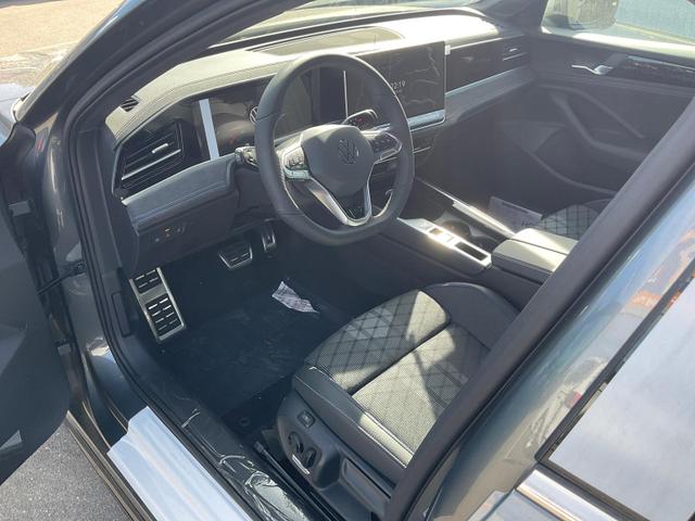 Volkswagen Passat Variant - 1.5 TSI eHybrid 200 kW R-Line R-LINE, AHK, Pano, 19-Zoll, IQ.Light