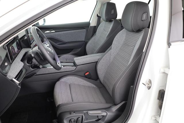 Skoda Superb Combi 2.0 TDI 142 kW 4x4 Selection DSG Selection, Standheizung, Pano, AHK, Navi, Matrix 